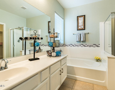 1546 E Azalea Drive - Photo Thumbnail 9