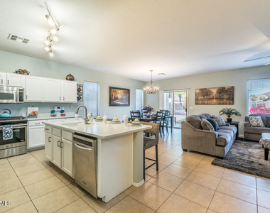 1546 E Azalea Drive - Photo Thumbnail 39