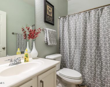 1546 E Azalea Drive - Photo Thumbnail 14