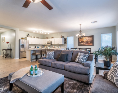 1546 E Azalea Drive - Photo Thumbnail 3