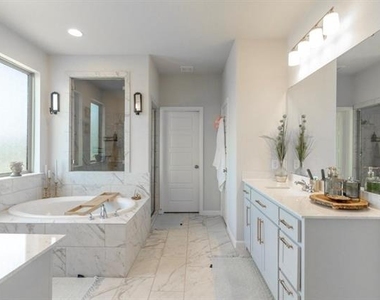 2016 Croftbank Street - Photo Thumbnail 7