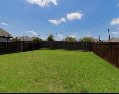 2016 Croftbank Street - Photo Thumbnail 13