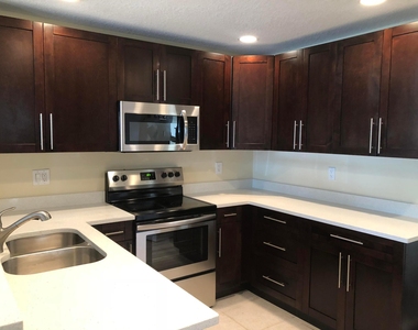 616 W Broward Street - Photo Thumbnail 1