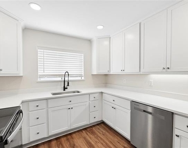 3618 Gillespie Street - Photo Thumbnail 15