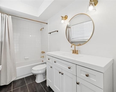 3618 Gillespie Street - Photo Thumbnail 27