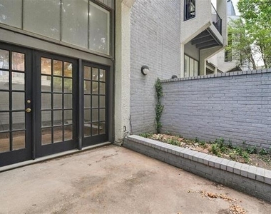 3618 Gillespie Street - Photo Thumbnail 8