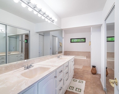 12775 Guilford Circle - Photo Thumbnail 15