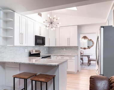 12775 Guilford Circle - Photo Thumbnail 6