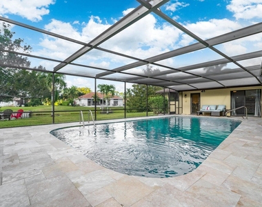 12775 Guilford Circle - Photo Thumbnail 4