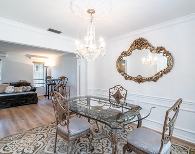 12775 Guilford Circle - Photo Thumbnail 9