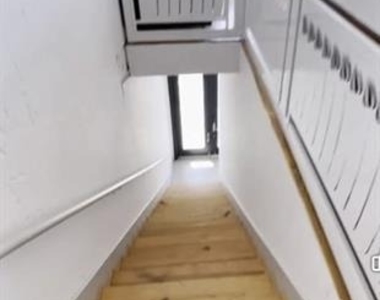 206 Mckinney Street - Photo Thumbnail 10