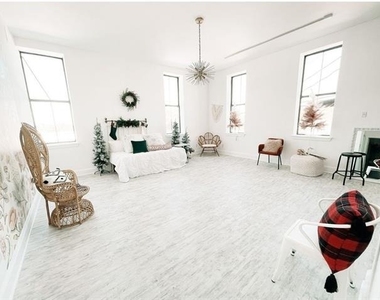 206 Mckinney Street - Photo Thumbnail 3