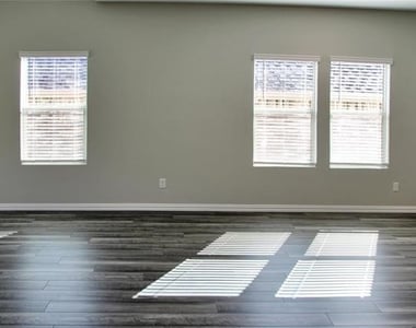 1602 Lannon Lane - Photo Thumbnail 5