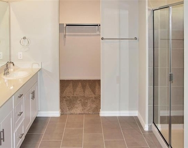 1602 Lannon Lane - Photo Thumbnail 13