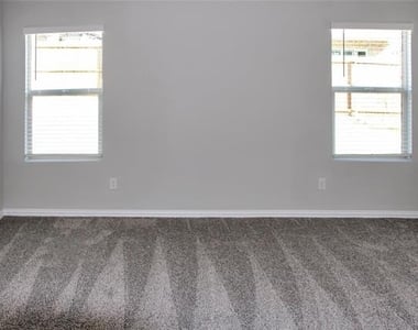 1602 Lannon Lane - Photo Thumbnail 11