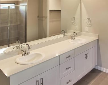1602 Lannon Lane - Photo Thumbnail 16