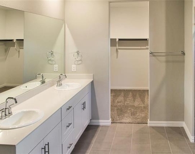 1602 Lannon Lane - Photo Thumbnail 14