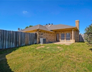 1104 Wimbledon Lane - Photo Thumbnail 25