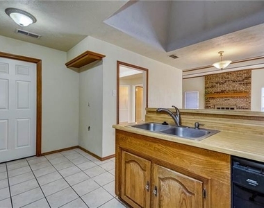 1104 Wimbledon Lane - Photo Thumbnail 8