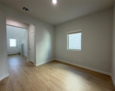 120 Millwood Road - Photo Thumbnail 8