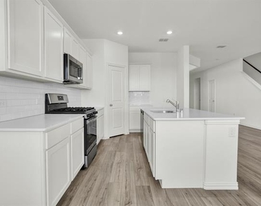 8700 Whistling Duck Drive - Photo Thumbnail 12