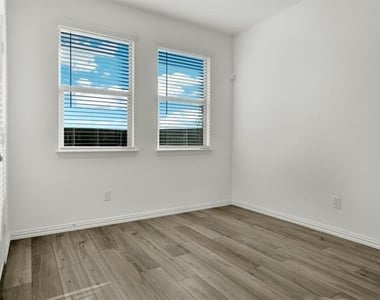 8700 Whistling Duck Drive - Photo Thumbnail 14