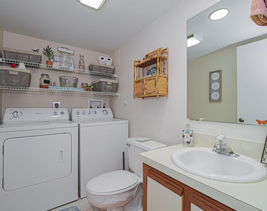 340 S Waverly Place - Photo Thumbnail 14