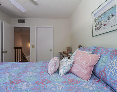 340 S Waverly Place - Photo Thumbnail 20