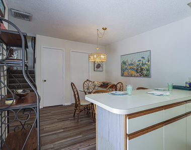 340 S Waverly Place - Photo Thumbnail 13