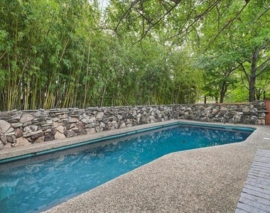 3618 Gillespie Street - Photo Thumbnail 4