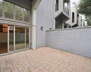 3618 Gillespie Street - Photo Thumbnail 9