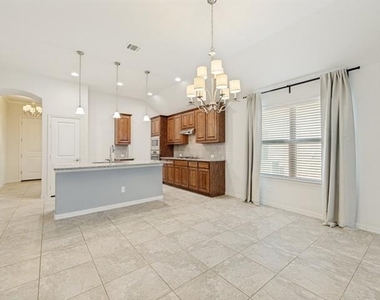2308 Knox Way - Photo Thumbnail 7