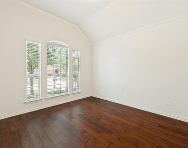 2308 Knox Way - Photo Thumbnail 14