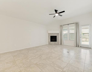 2308 Knox Way - Photo Thumbnail 5