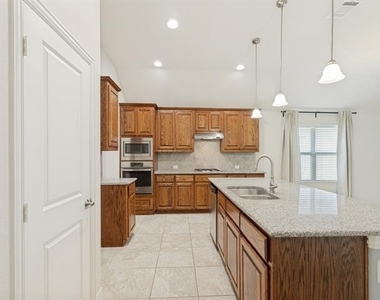 2308 Knox Way - Photo Thumbnail 11
