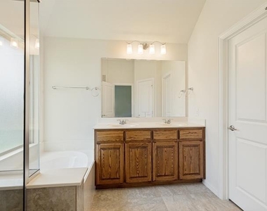 2308 Knox Way - Photo Thumbnail 20