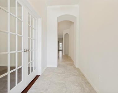 2308 Knox Way - Photo Thumbnail 3
