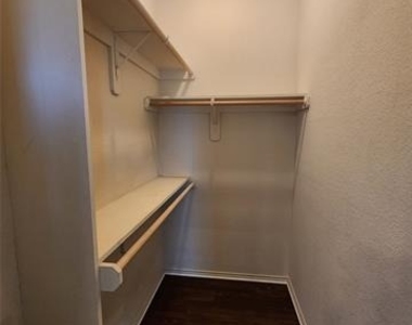 106 Collett Court - Photo Thumbnail 9