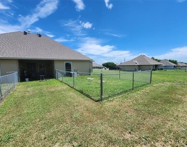 106 Collett Court - Photo Thumbnail 17