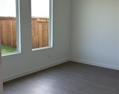14848 Bigelow Street - Photo Thumbnail 8