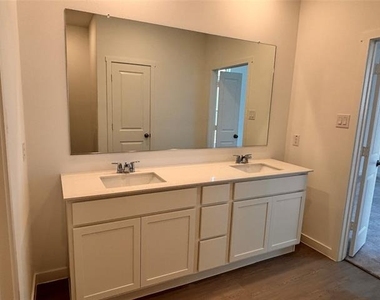 14848 Bigelow Street - Photo Thumbnail 9