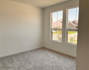 14848 Bigelow Street - Photo Thumbnail 15