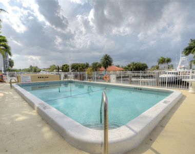 3111 Ne 51st Street - Photo Thumbnail 36