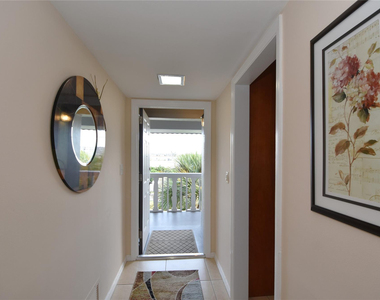 3111 Ne 51st Street - Photo Thumbnail 2