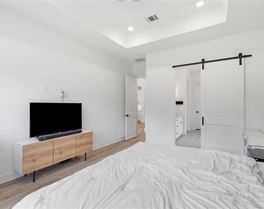 4728 Brockwell Drive - Photo Thumbnail 19