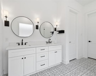 4728 Brockwell Drive - Photo Thumbnail 21