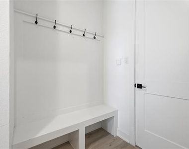 4728 Brockwell Drive - Photo Thumbnail 24