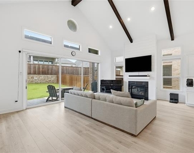 4728 Brockwell Drive - Photo Thumbnail 10