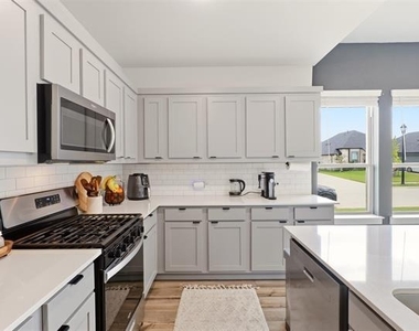 631 Southern Hills Drive - Photo Thumbnail 5