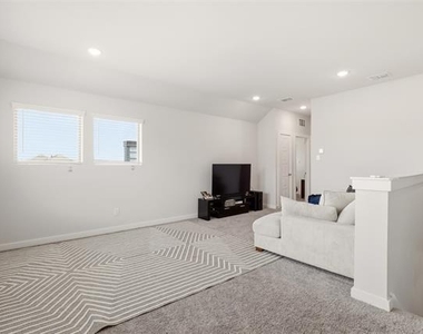 631 Southern Hills Drive - Photo Thumbnail 15